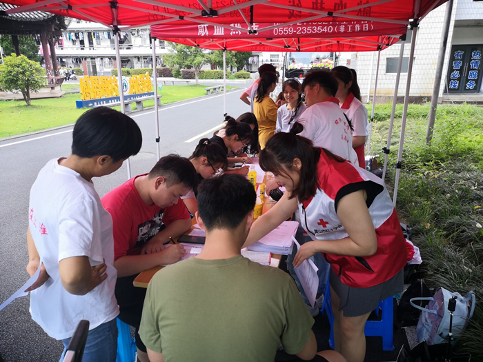 8c16bcaa-c5bc-4476-97bb-e9d89aae0562.jpg